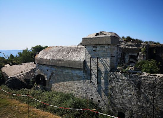 slovenia/littoral/attraction/fort-forno
