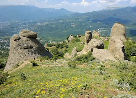 ukraine/crimean-peninsula/attraction/the-valley-of-ghosts