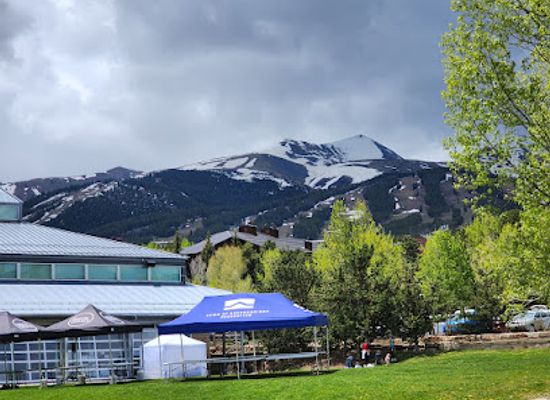 colorado/breckenridge-ski-resort/attraction/blue-river-plaza