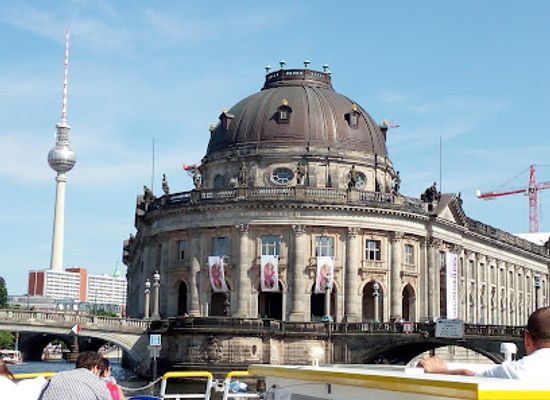 germany/berlin/attraction/friedrichstadt-palast