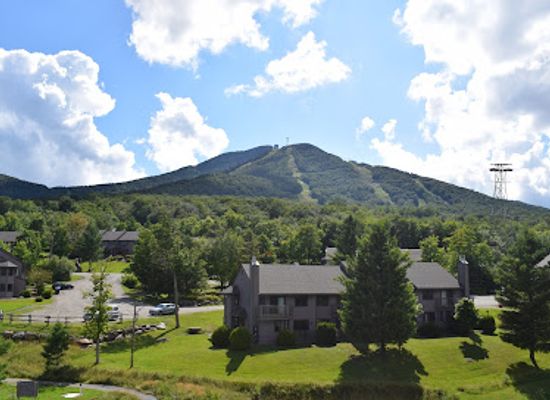 vermont/mount-ascutney-state-park/attraction/pump-house-indoor-waterpark