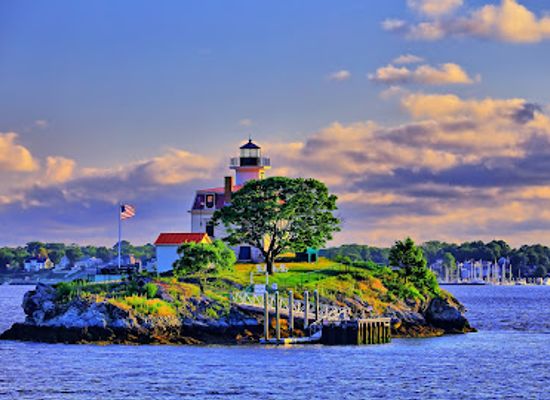 rhode-island/providence/attraction/pomham-rocks-lighthouse
