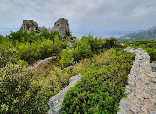 croatia/makarska/attraction/dvori