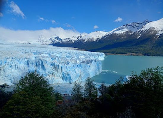 argentina/perito-moreno-glacier/attraction/estatua-gunther-pluschow