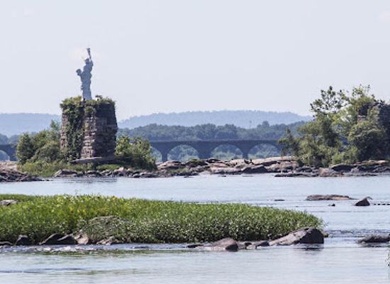 pennsylvania/central-pennsylvania/attraction/miniature-statue-of-liberty
