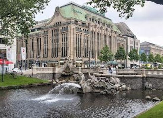 germany/ruhr/attraction/tritonenbrunnen
