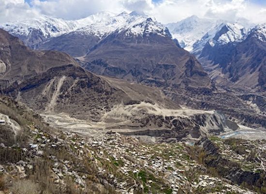 pakistan/karimabad/attraction/dikhan-resort-and-organic-livestock-farms