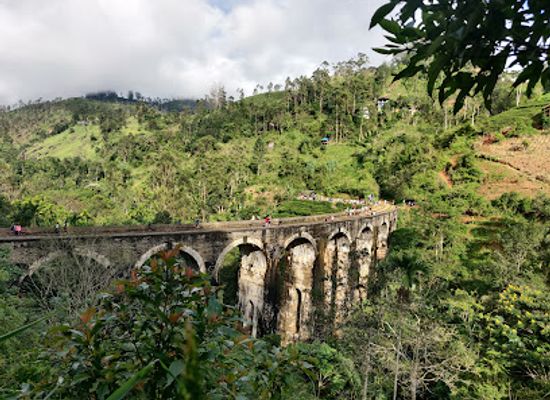 sri-lanka/uva-province/attraction/nine-arches-bridge-path