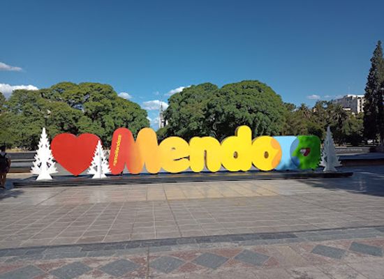 argentina/mendoza-wine-region/attraction/cartel-de-mendoza-amomendoza