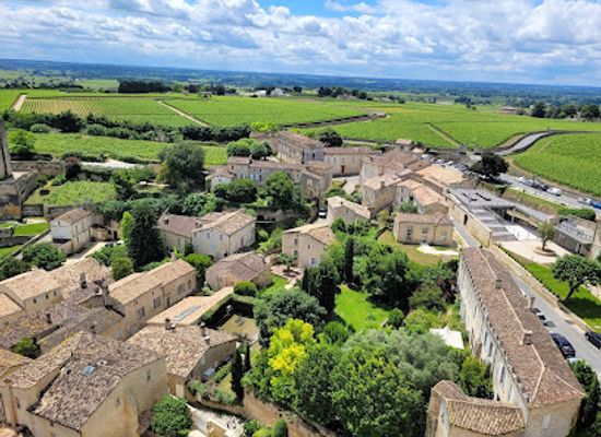 france/aquitaine/attraction/monolithic-church-of-saint-emilion