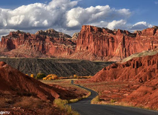 utah/capitol-reef-national-park/attraction/slickrock-divide
