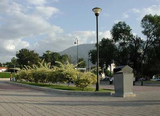 haiti/jacmel/attraction/champ-de-mars