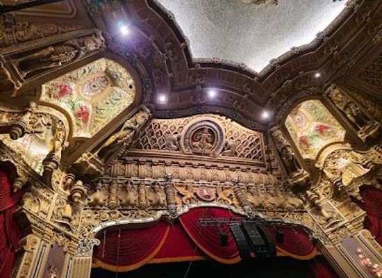 illinois/chicago/attraction/james-m-nederlander-theatre