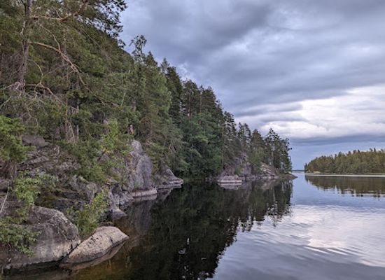finland/lake-saimaa/attraction/astuvansalmi-rock-paintings