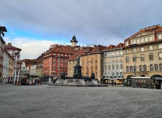austria/graz/attraction/hauptplatz-der-stadt-graz