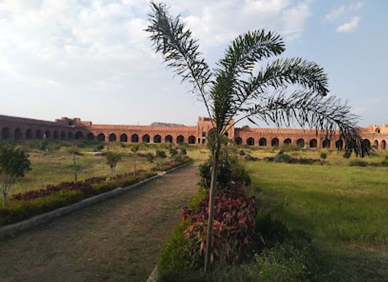 india/madhya-pradesh/attraction/old-structure-lunhera-of-sarai