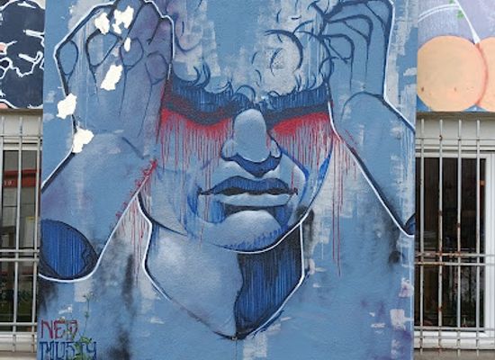france/grenoble/attraction/me-in-blue