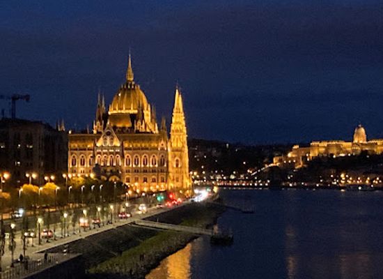 hungary/budapest/attraction/budapest-sign