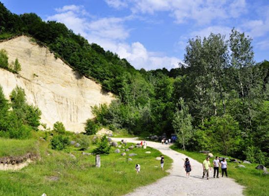 romania/valcea/attraction/muzeul-trovantilor