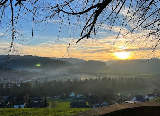 switzerland/emmental/attraction/aussichtspunkt-jeremias-goffhelf-gedenkstatte
