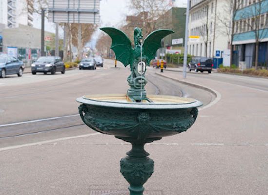 switzerland/basel/attraction/basilia-basiliskenbrunnen-an-der-elsassergrenze