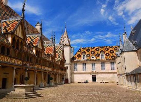 france/dijon/attraction/hotel-dieu-museum-hospices-de-beaune