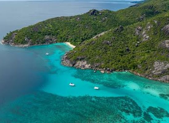 seychelles/ile-d-aurore/attraction/baie-ternay-marine-national-park