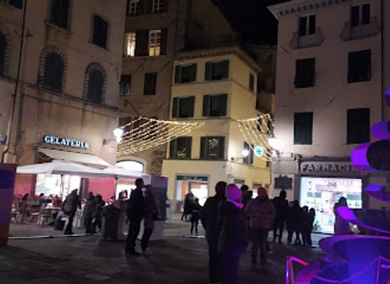 italy/lucca/attraction/giostra-in-piazza-napoleone