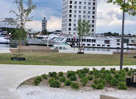 belgium/antwerp/eilandje/attraction/ponton-kattendijkdok