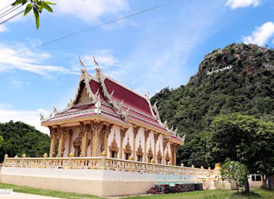 thailand/kanchanaburi/attraction/wat-tham-khao-laem