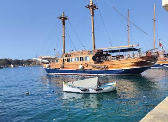 malta/marsamxett-harbour/attraction/lazy-pirate-boat-party-malta