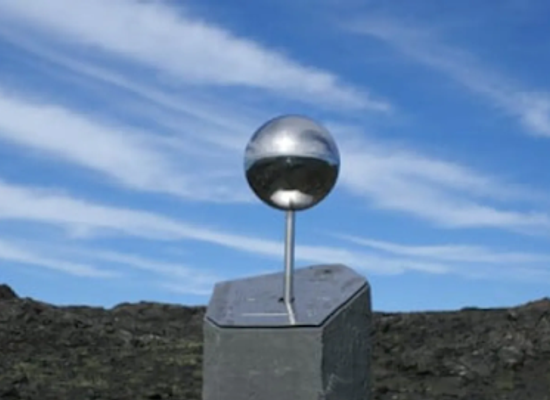 iceland/reykjanes-peninsula/attraction/planeturnar-a-reykjanesi