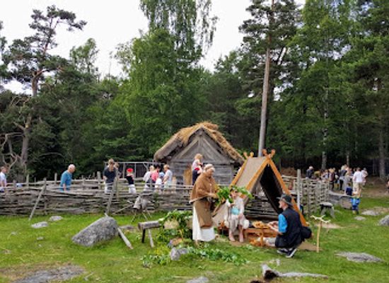 sweden/uppland/attraction/svenska-vikingagarden-gunnes-gard