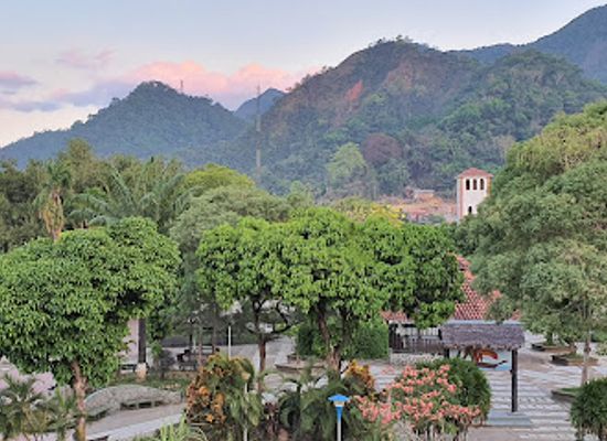 bolivia/madidi-national-park/attraction/plaza-principal-2-de-febrero