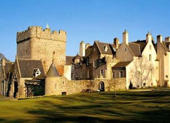 united-kingdom/aberdeen/attraction/drum-castle-garden-estate