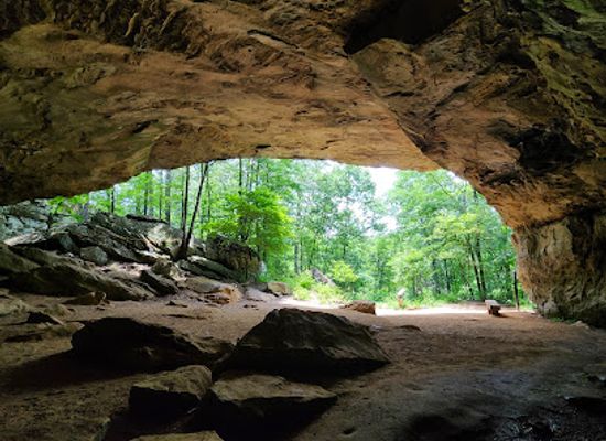 arkansas/central-arkansas/attraction/rock-house-cave