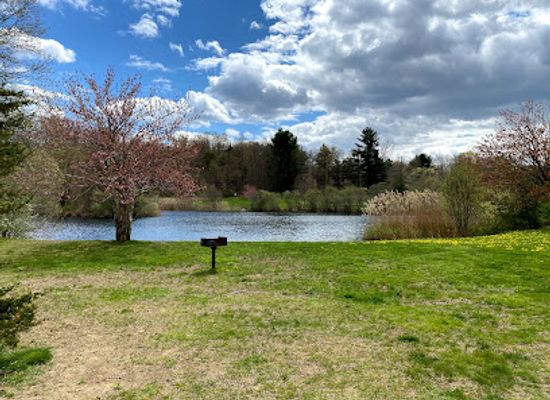 connecticut/gillette-castle-state-park/attraction/machimoodus-state-park