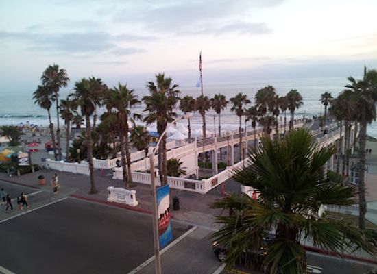 california/oceanside/attraction/oceanside-pier-amphitheater