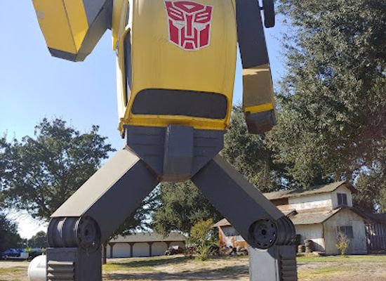 california/central-california/attraction/giant-transformer-robot