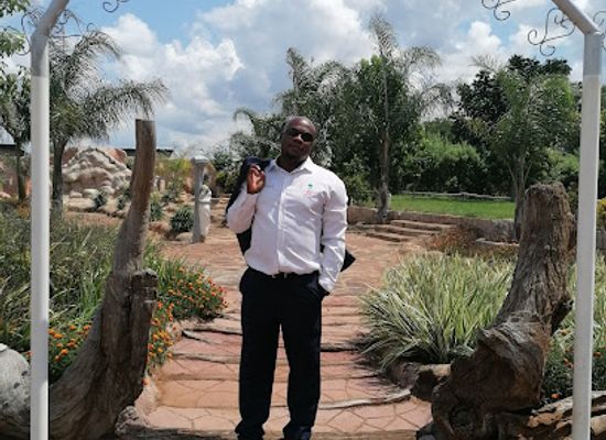 botswana/serowe/attraction/kennedy-gardens