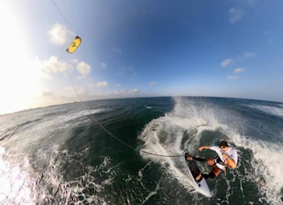 kenya/diani-beach/attraction/surf-reef-joris