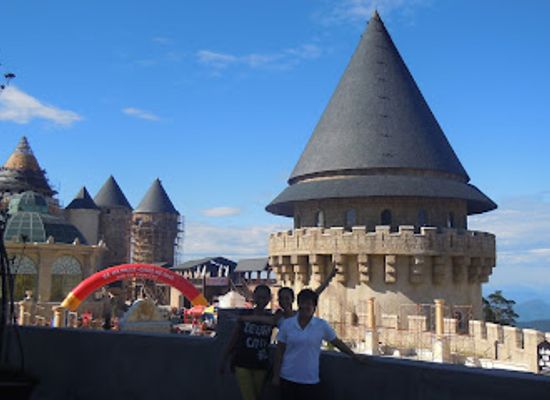 vietnam/da-nang/attraction/thac-than-mat-troi