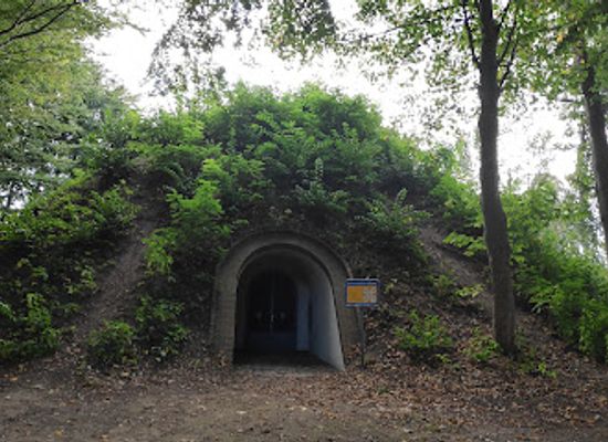 germany/holstein/attraction/german-grave-on-gallows-hill