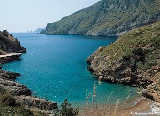 italy/capri/attraction/baia-di-ieranto