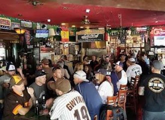 mexico/tijuana/attraction/tivoli-bar-and-grill