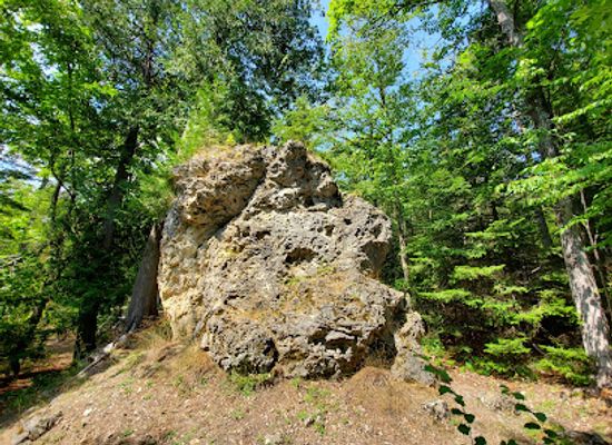 michigan/mackinac-island/attraction/friendship-s-altar