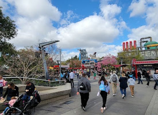 california/anaheim/attraction/web-slingers-a-spider-man-adventure