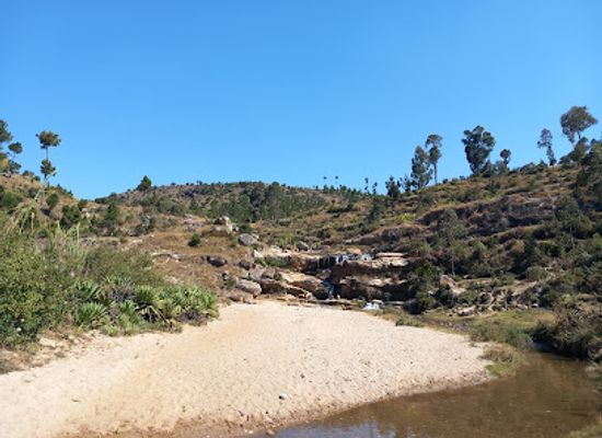 madagascar/bongolava/attraction/chute-d-eau-farariana