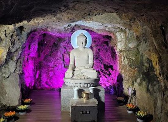 south-korea/gyeongju/attraction/amethyst-cavern-park