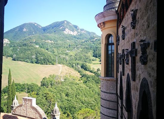 italy/emilia-romagna/attraction/rocchetta-mattei